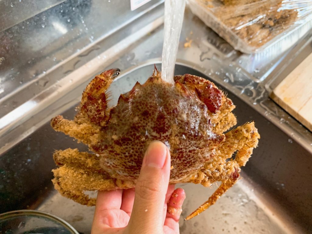 謎の激安 激うまカニ くりがに 栗蟹 とは 食べ方と味をレポート